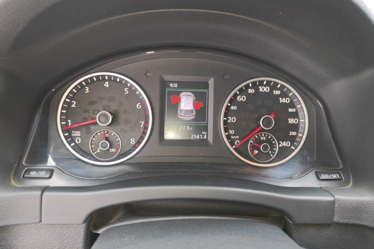 Used Volkswagen Tiguan 2015 1.8TSI Automatic Two-Wheel Drive Luxury Model Instrument Cluster