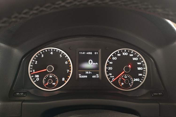 Used Volkswagen Tiguan 2015 1.8TSI Automatic Two-Wheel Drive Luxury Model Instrument Cluster
