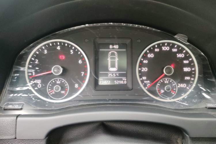 Used Volkswagen Tiguan 2015 1.8TSI Manual Two-Wheel-Drive Limited Edition Instrument Cluster