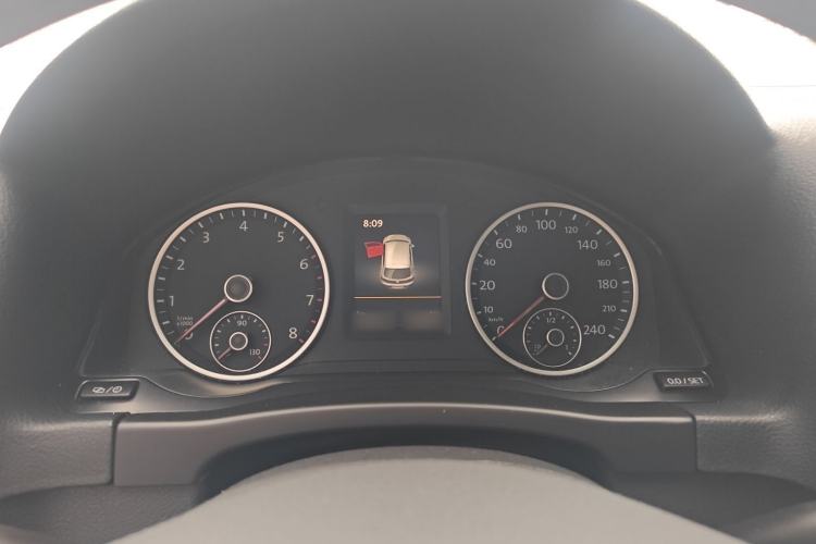Used Volkswagen Tiguan 2015 2.0 TSI Automatic All-Wheel Drive Luxury Edition Instrument Cluster
