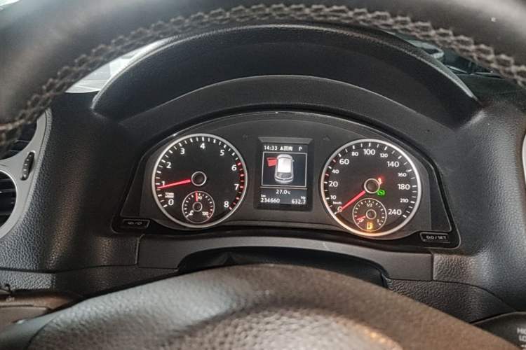Used Volkswagen Tiguan 2015 1.8TSI Automatic Two-Wheel Drive Luxury Model Instrument Cluster