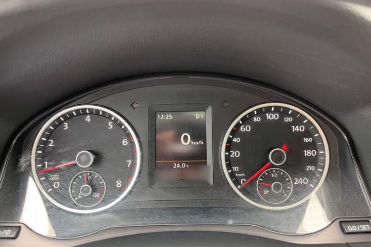 Used Volkswagen Tiguan 2015 2.0 TSI Automatic All-Wheel Drive Flagship Edition Instrument Cluster