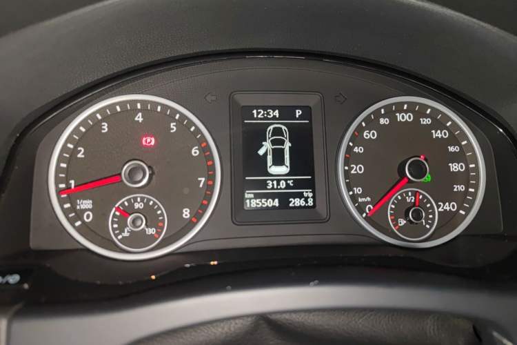 Used Volkswagen Tiguan 2015 1.8TSI Automatic Two-Wheel Drive Comfort Edition Instrument Cluster