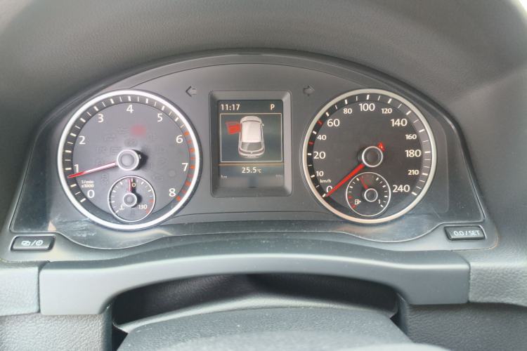 Used Volkswagen Tiguan 2015 2.0 TSI Automatic All-Wheel Drive Luxury Edition Instrument Cluster