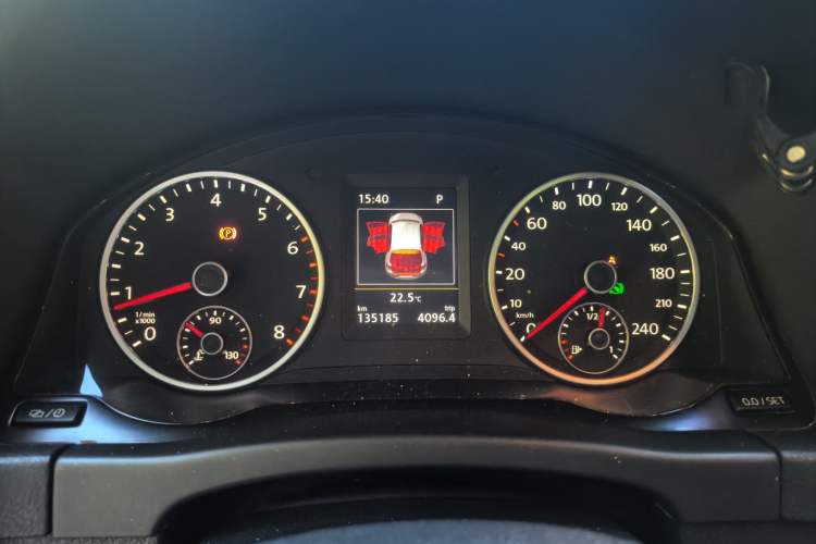 Used Volkswagen Tiguan 2015 1.8TSI Automatic All-Wheel-Drive Luxury Model Instrument Cluster
