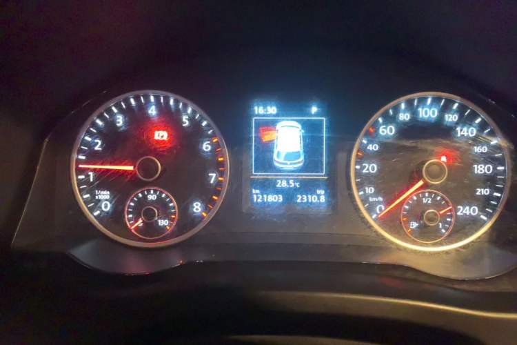 Used Volkswagen Tiguan 2015 1.8TSI Automatic Two-Wheel Drive Luxury Model Instrument Cluster