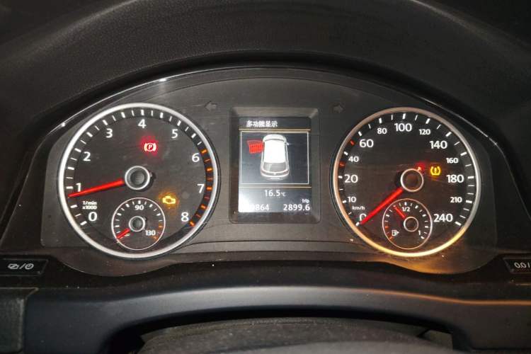 Used Volkswagen Tiguan 2015 2.0 TSI Automatic All-Wheel Drive Luxury Edition Instrument Cluster