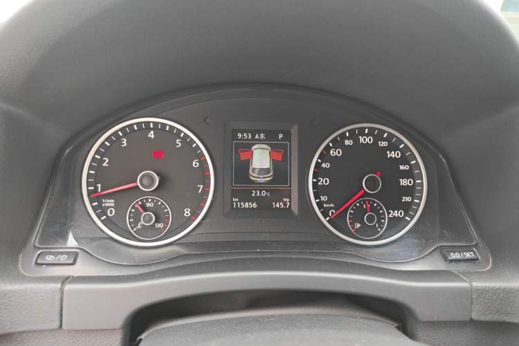 Used Volkswagen Tiguan 2015 1.8TSI Automatic All-Wheel-Drive Luxury Model Instrument Cluster