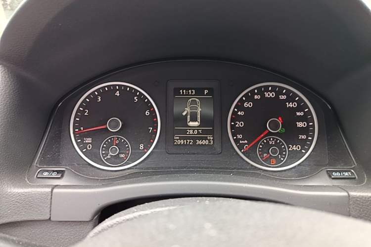 Used Volkswagen Tiguan 2015 1.8TSI Automatic Two-Wheel Drive Comfort Edition Instrument Cluster