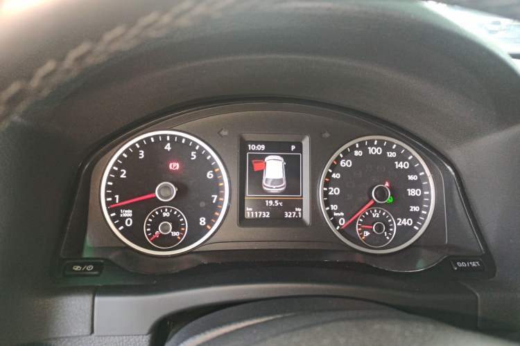 Used Volkswagen Tiguan 2015 2.0 TSI Comfort Edition Instrument Cluster
