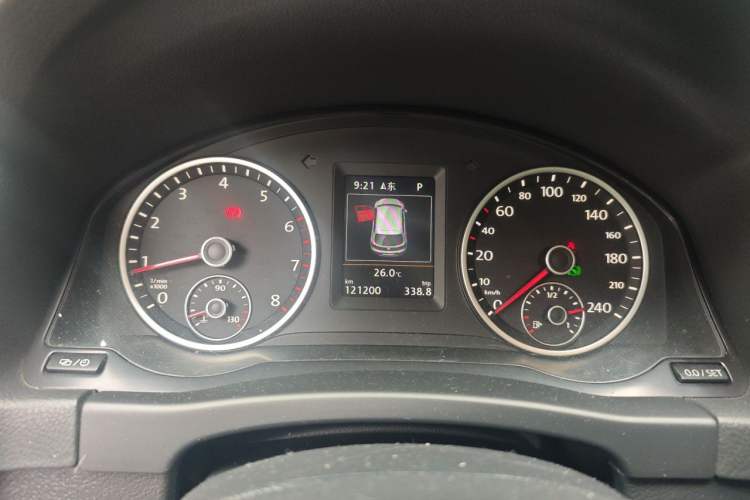 Used Volkswagen Tiguan 2015 1.8TSI Automatic All-Wheel-Drive Luxury Model Instrument Cluster