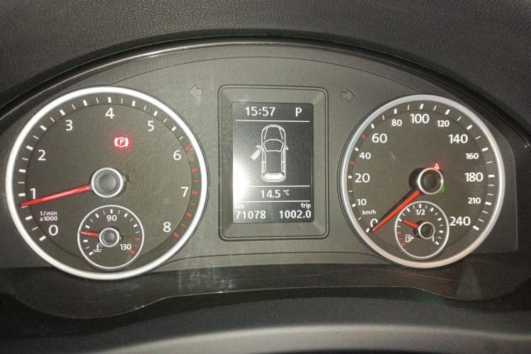 Used Volkswagen Tiguan 2015 1.8TSI Automatic Two-Wheel Drive Comfort Edition Instrument Cluster