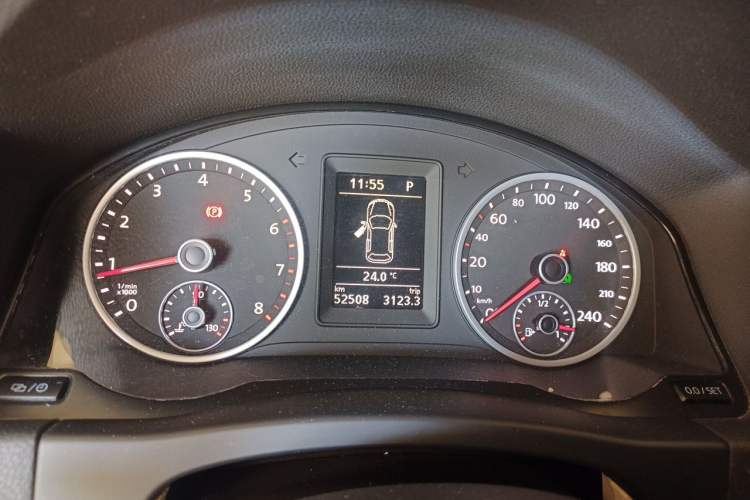 Used Volkswagen Tiguan 2015 1.8TSI Automatic Two-Wheel Drive Trend Edition Instrument Cluster