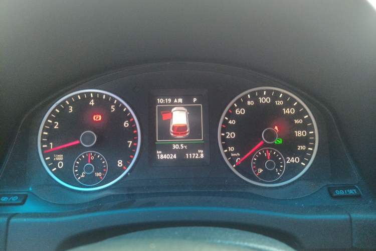 Used Volkswagen Tiguan 2015 1.8TSI Automatic All-Wheel-Drive Luxury Model Instrument Cluster