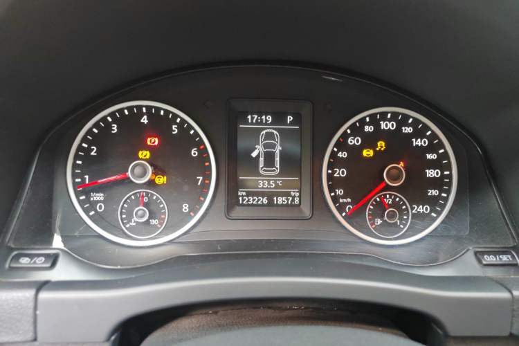 Used Volkswagen Tiguan 2015 1.8TSI Automatic Two-Wheel Drive Comfort Edition Instrument Cluster
