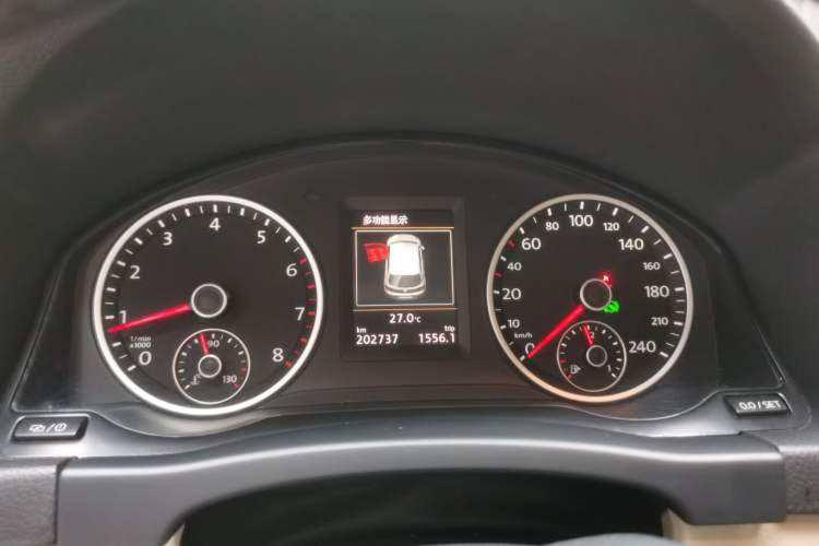 Used Volkswagen Tiguan 2015 2.0 TSI Automatic All-Wheel Drive Luxury Edition Instrument Cluster