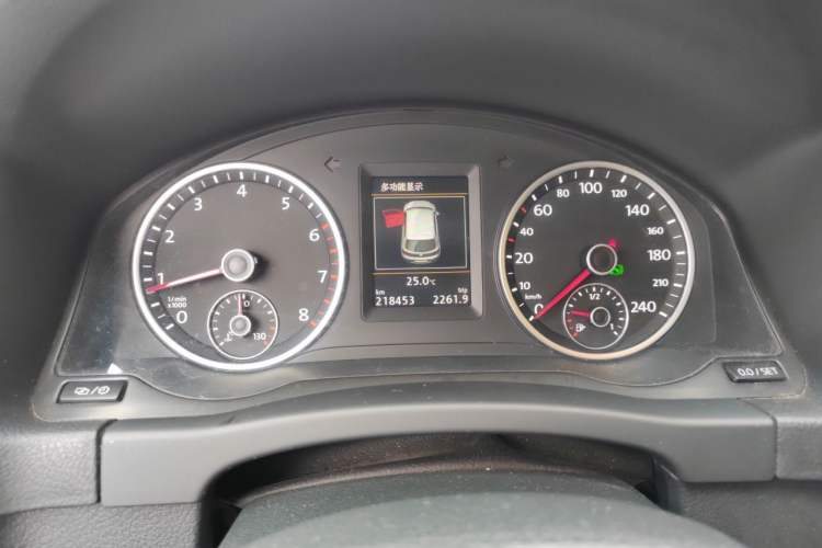 Used Volkswagen Tiguan 2015 1.8TSI Automatic All-Wheel-Drive Luxury Model Instrument Cluster