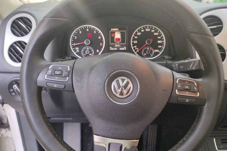 Used Volkswagen Tiguan 2015 1.8TSI Automatic Two-Wheel Drive Luxury Model Instrument Cluster