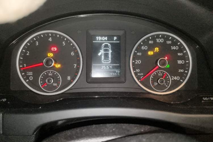Used Volkswagen Tiguan 2015 1.8TSI Automatic Two-Wheel Drive Comfort Edition Instrument Cluster