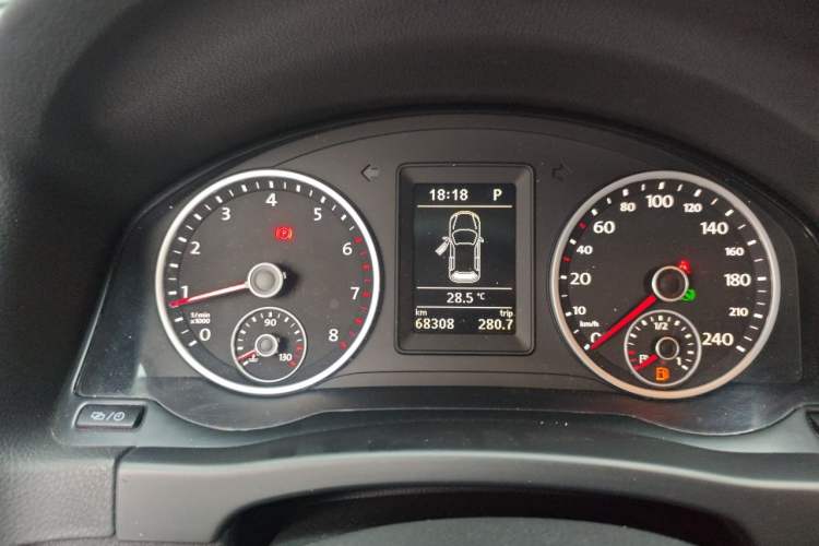Used Volkswagen Tiguan 2015 1.8TSI Automatic Two-Wheel Drive Trend Edition Instrument Cluster
