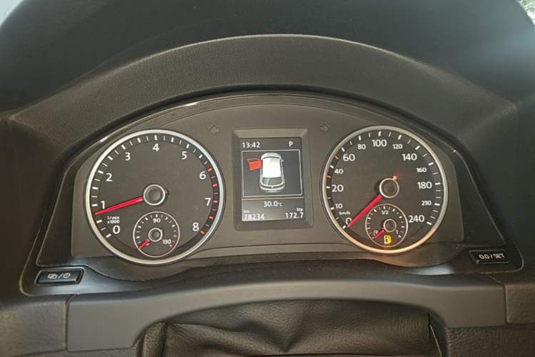 Used Volkswagen Tiguan 2015 1.8TSI Automatic Two-Wheel Drive Luxury Model Instrument Cluster