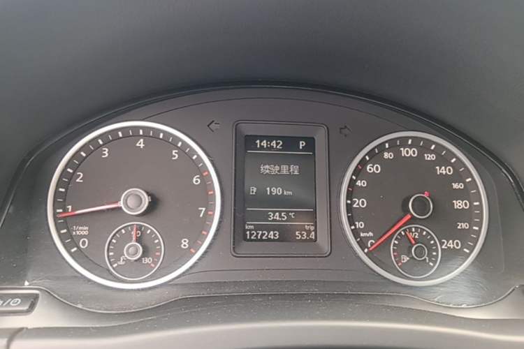 Used Volkswagen Tiguan 2015 1.8TSI Automatic Two-Wheel Drive Comfort Edition Instrument Cluster