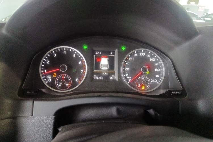 Used Volkswagen Tiguan 2015 2.0 TSI Comfort Edition Instrument Cluster