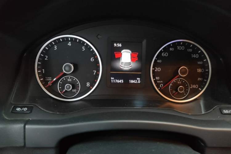 Used Volkswagen Tiguan 2015 1.8TSI Automatic Two-Wheel Drive Luxury Model Instrument Cluster