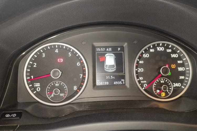 Used Volkswagen Tiguan 2015 1.8TSI Automatic All-Wheel-Drive Luxury Model Instrument Cluster