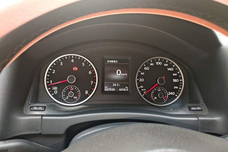 Used Volkswagen Tiguan 2015 1.8TSI Automatic All-Wheel-Drive Luxury Model Instrument Cluster