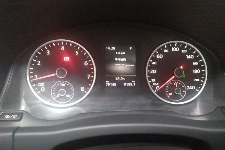 Used Volkswagen Tiguan 2015 1.8TSI Automatic Two-Wheel Drive Luxury Model Instrument Cluster