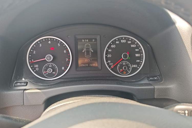 Used Volkswagen Tiguan 2015 1.8TSI Automatic Two-Wheel Drive Comfort Edition Instrument Cluster