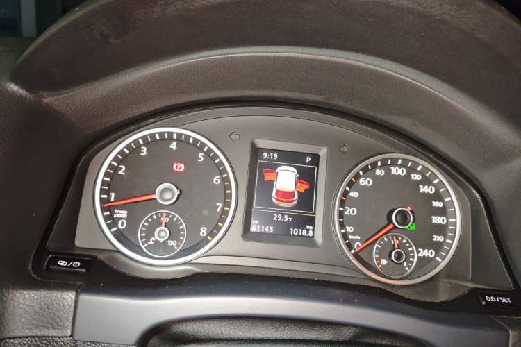 Used Volkswagen Tiguan 2015 2.0 TSI Automatic All-Wheel Drive Luxury Edition Instrument Cluster