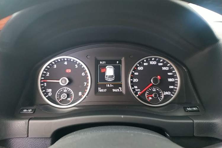 Used Volkswagen Tiguan 2015 1.8TSI Automatic Two-Wheel Drive Luxury Model Instrument Cluster