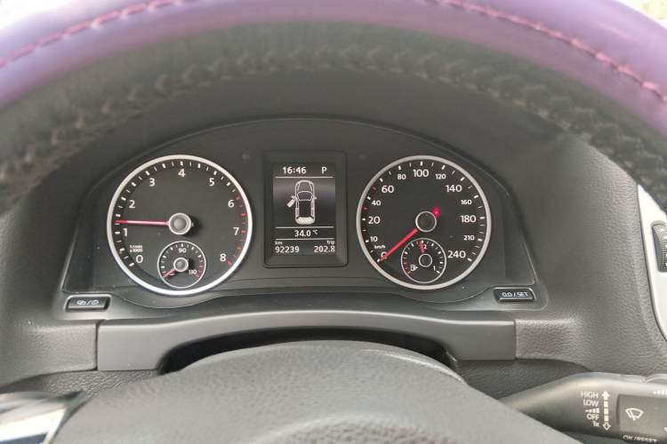 Used Volkswagen Tiguan 2015 1.8TSI Automatic Two-Wheel Drive Trend Edition Instrument Cluster