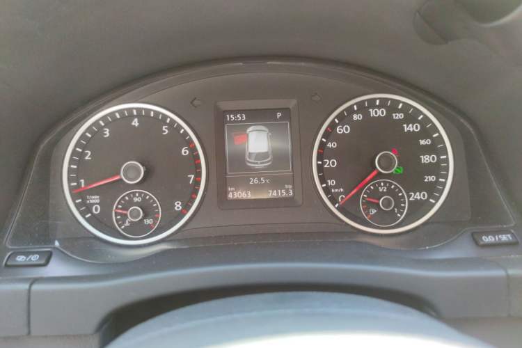 Used Volkswagen Tiguan 2015 1.8TSI Automatic Two-Wheel Drive Luxury Model Instrument Cluster