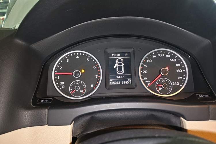 Used Volkswagen Tiguan 2015 1.8TSI Automatic Two-Wheel Drive Comfort Edition Instrument Cluster