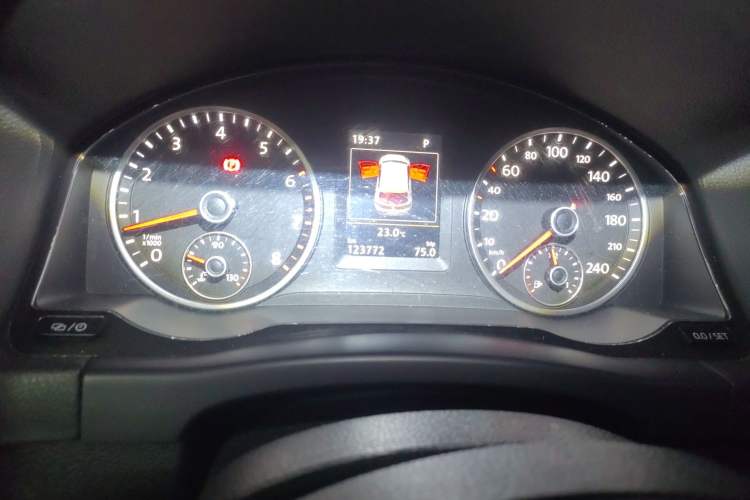 Used Volkswagen Tiguan 2015 1.8TSI Automatic Two-Wheel Drive Luxury Model Instrument Cluster