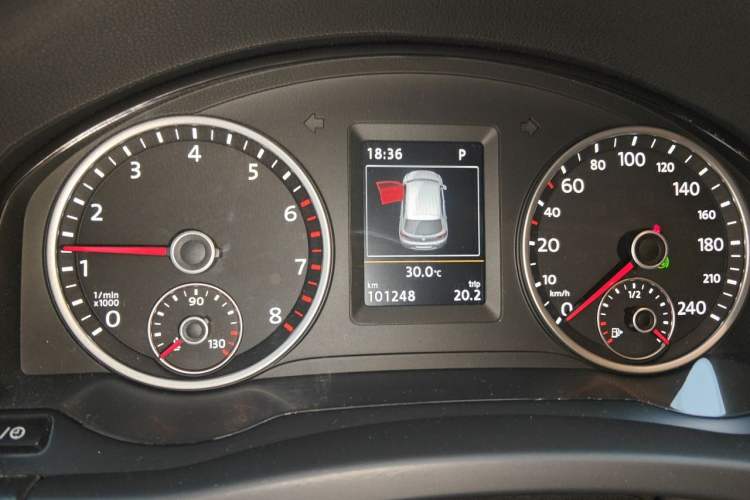 Used Volkswagen Tiguan 2015 1.8TSI Automatic Two-Wheel Drive Luxury Model Instrument Cluster