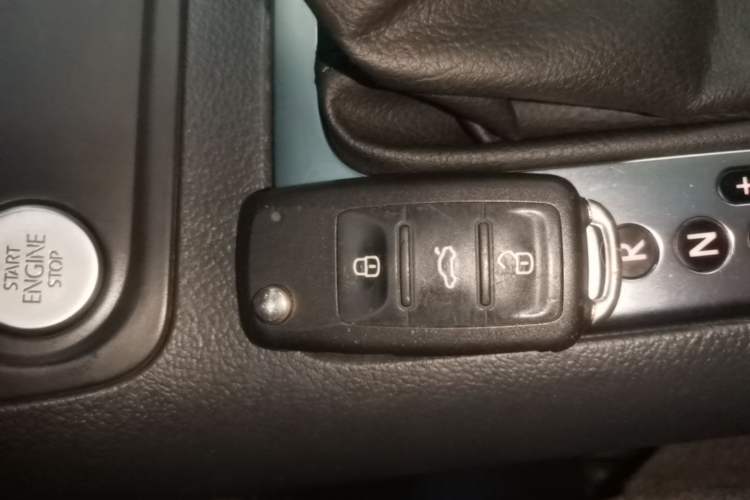 Used Volkswagen Tiguan 2015 1.8TSI Automatic Two-Wheel Drive Luxury Model Interior 1