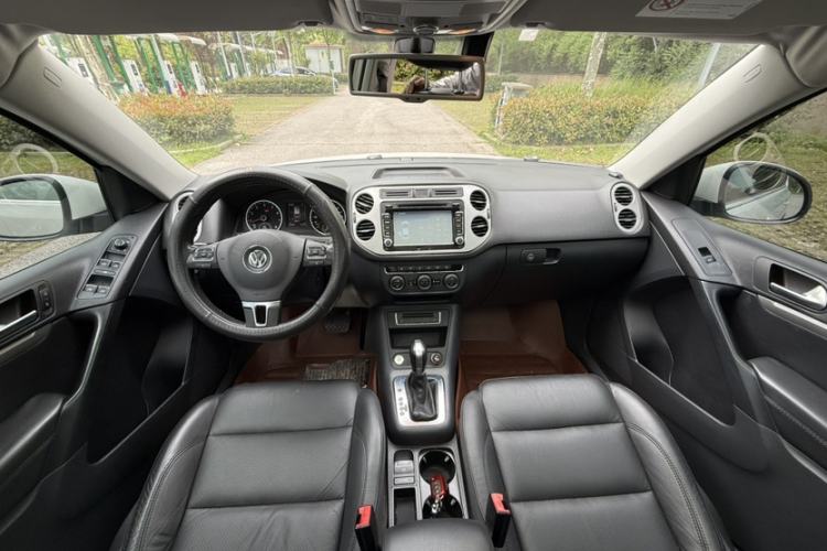 Used Volkswagen Tiguan 2015 1.8TSI Automatic Two-Wheel Drive Luxury Model Interior 1