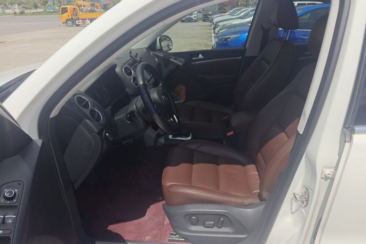 Used Volkswagen Tiguan 2015 1.8TSI Automatic Two-Wheel Drive Luxury Model Interior 1