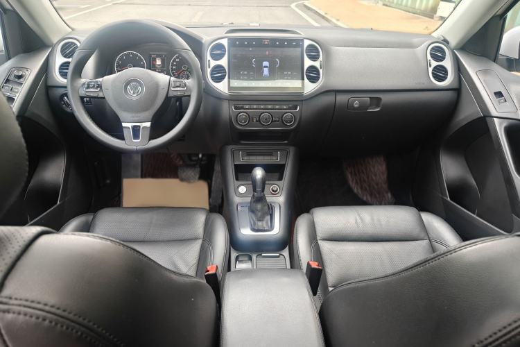 Used Volkswagen Tiguan 2015 2.0 TSI Automatic All-Wheel Drive Luxury Edition Interior 1