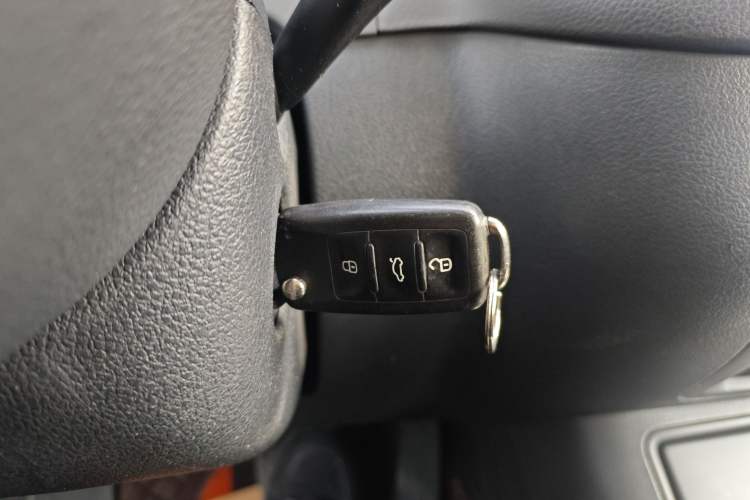 Used Volkswagen Tiguan 2015 1.8TSI Automatic Two-Wheel Drive Comfort Edition Interior 1