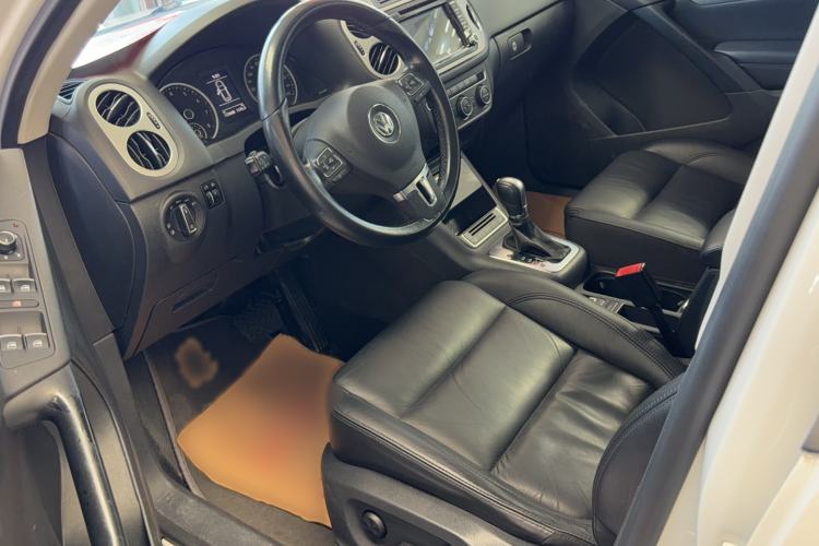 Used Volkswagen Tiguan 2015 1.8TSI Automatic Two-Wheel Drive Comfort Edition Interior 1