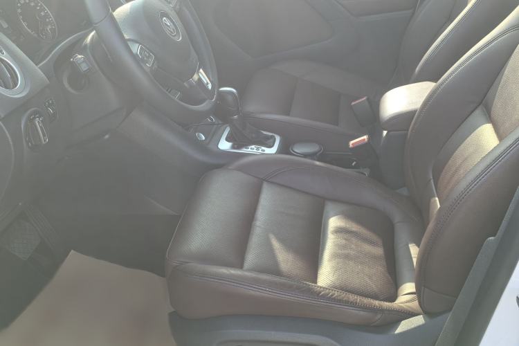 Used Volkswagen Tiguan 2015 1.8TSI Automatic Two-Wheel Drive Luxury Model Interior 1