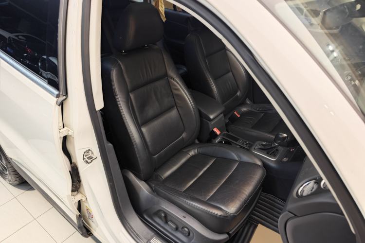Used Volkswagen Tiguan 2015 1.8TSI Automatic All-Wheel-Drive Luxury Model Interior 1
