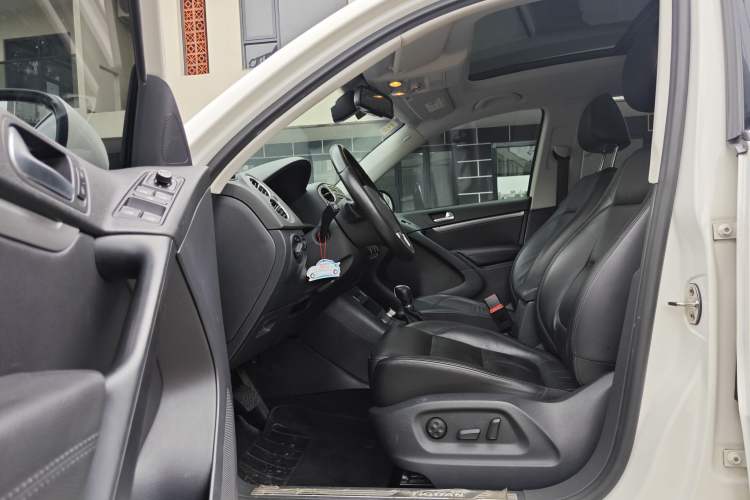 Used Volkswagen Tiguan 2015 1.8TSI Automatic Two-Wheel Drive Luxury Model Interior 2