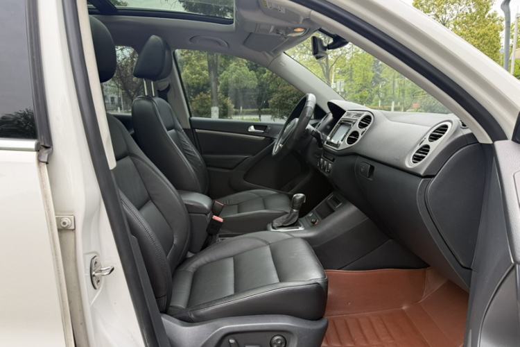 Used Volkswagen Tiguan 2015 1.8TSI Automatic Two-Wheel Drive Luxury Model Interior 2