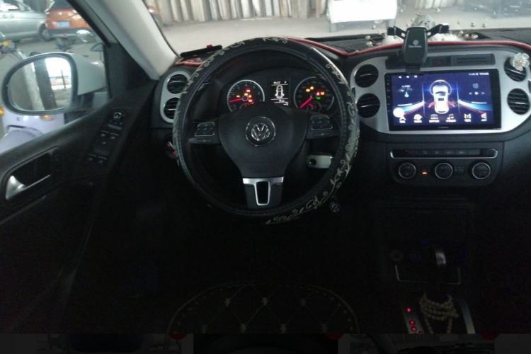 Used Volkswagen Tiguan 2015 1.8TSI Automatic Two-Wheel Drive Comfort Edition Interior 2